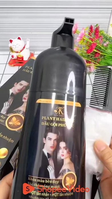 ￼TẶNG KÈM LƯỢC Dầu gội phủ bạc KIM THẢO chính hãng Nhuộm tóc đen và nâu, Lên màu tự nhiên, an toàn #HangMoiVe #ShopeeCreator #LuotVuiMuaLien