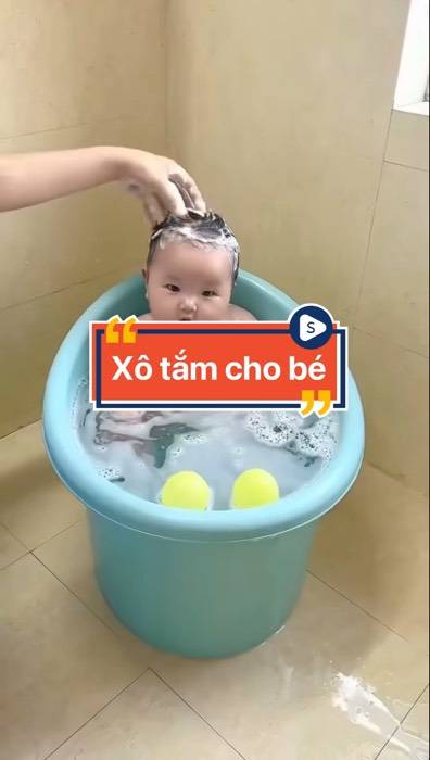 Xô- bồn tắm cho bé#ShopeeVideo #LuotVuiMuaLien #ShopeeCreator #KOLUyTin #VideoHangMevaBe #xotam #bontam #chobe #sơsinh #trenho #bontam #ghế #antoan
