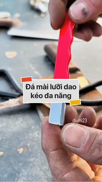 ￼Đá mài lưỡi dao, dụng cụ đa năng #VideohangDoiSong#ShopeeVideo#ShopeeCreator #LuotVuiMuaLien#KOLUyTin#Videomuasam #SandealcungKOL #diumi288