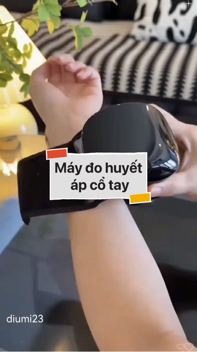 Máy đo huyết áp cổ tay #VideohangDienTu#shopeestyle#ShopeeVideo#ShopeeCreator #LuotVuiMuaLien#KOLUyTin#Videomuasam #SandealcungKOL #diumi163