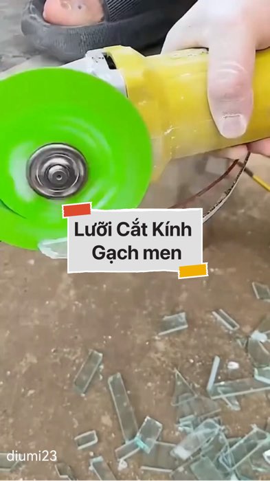 ￼Lưỡi Cắt Kính / Gạch men #VideohangDoiSong#ShopeeVideo#ShopeeCreator #LuotVuiMuaLien#KOLUyTin#Videomuasam #SandealcungKOL #diumi317