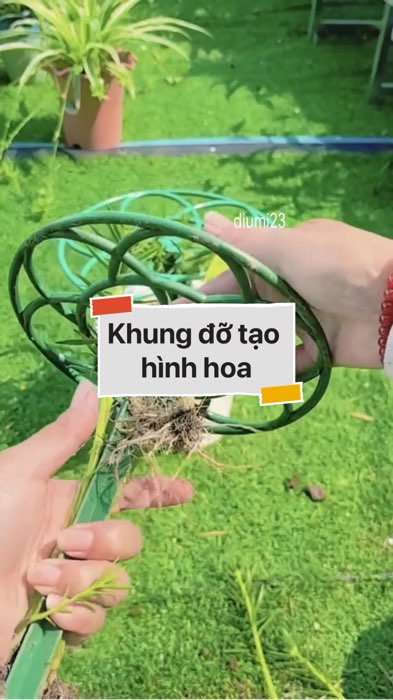 Khung đỡ tạo hình hoa #VideohangDoiSong#ShopeeVideo#ShopeeCreator #LuotVuiMuaLien#KOLUyTin#Videomuasam #SandealcungKOL #diumi551