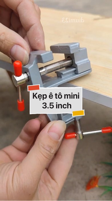 ￼Kẹp ê tô mini 3.5 inch #VideohangDoiSong#ShopeeVideo#ShopeeCreator #LuotVuiMuaLien#KOLUyTin#Videomuasam #SandealcungKOL #diumi926