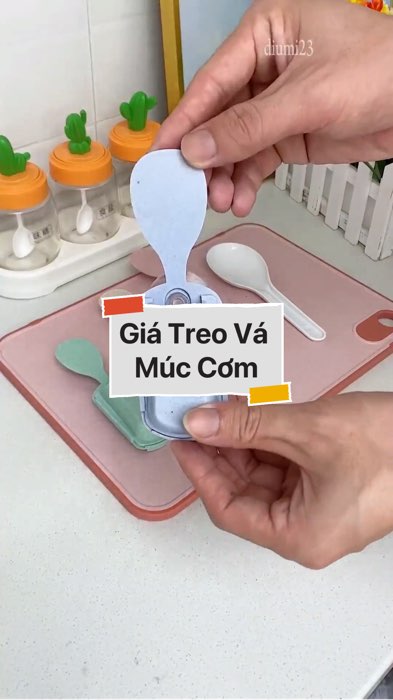 Giá Treo Vá Múc Cơm #VideoHangGiaDung#shopeestyle#ShopeeVideo#ShopeeCreator #LuotVuiMuaLien #diumi26