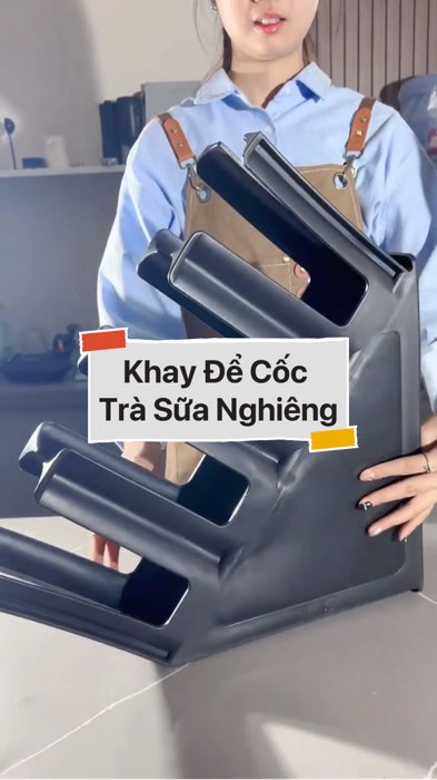 Khay Để Cốc Trà Sữa Nghiêng #VideoHangGiaDung#shopeestyle#ShopeeVideo#ShopeeCreator #LuotVuiMuaLien #diumi75
