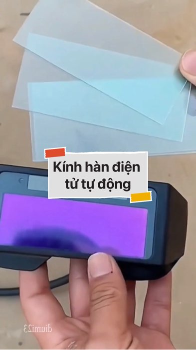 Kính hàn điện tử tự động #VideohangDoiSong#ShopeeVideo#ShopeeCreator #LuotVuiMuaLien#KOLUyTin#Videomuasam #SandealcungKOL #diumi768