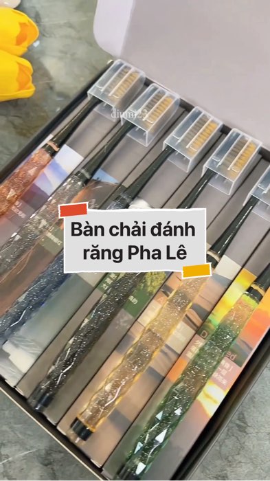 Bàn chải đánh răng Pha Lê #VideohangTieuDung #shopeestyle#ShopeeVideo#ShopeeCreator #LuotvuiMuaLien#KOLUyTin#Videomuasam #SandealcungKOL #diumi190